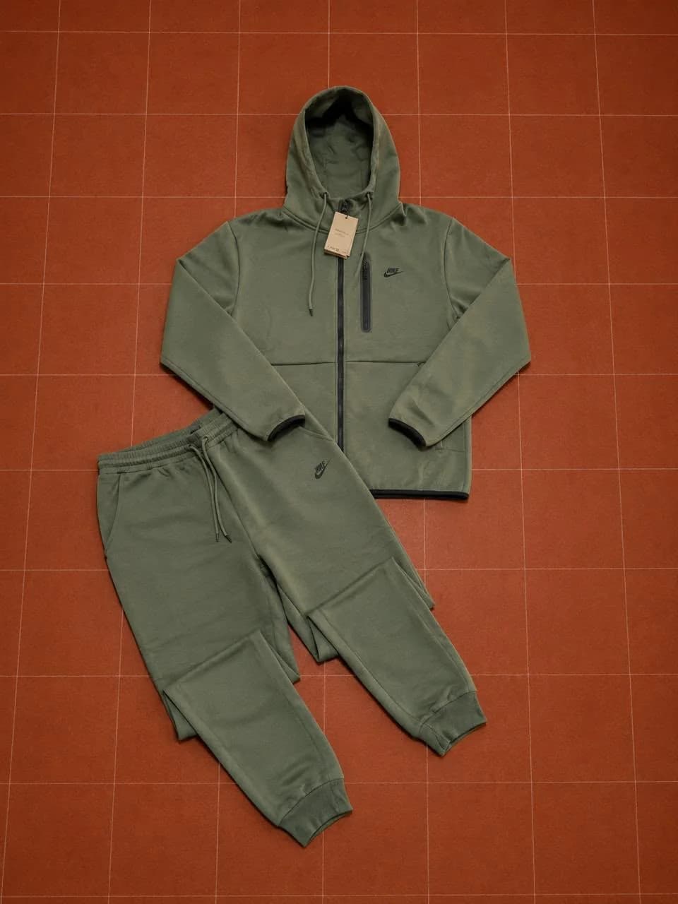 Conjunto Tech Verde Oliva, vista 2