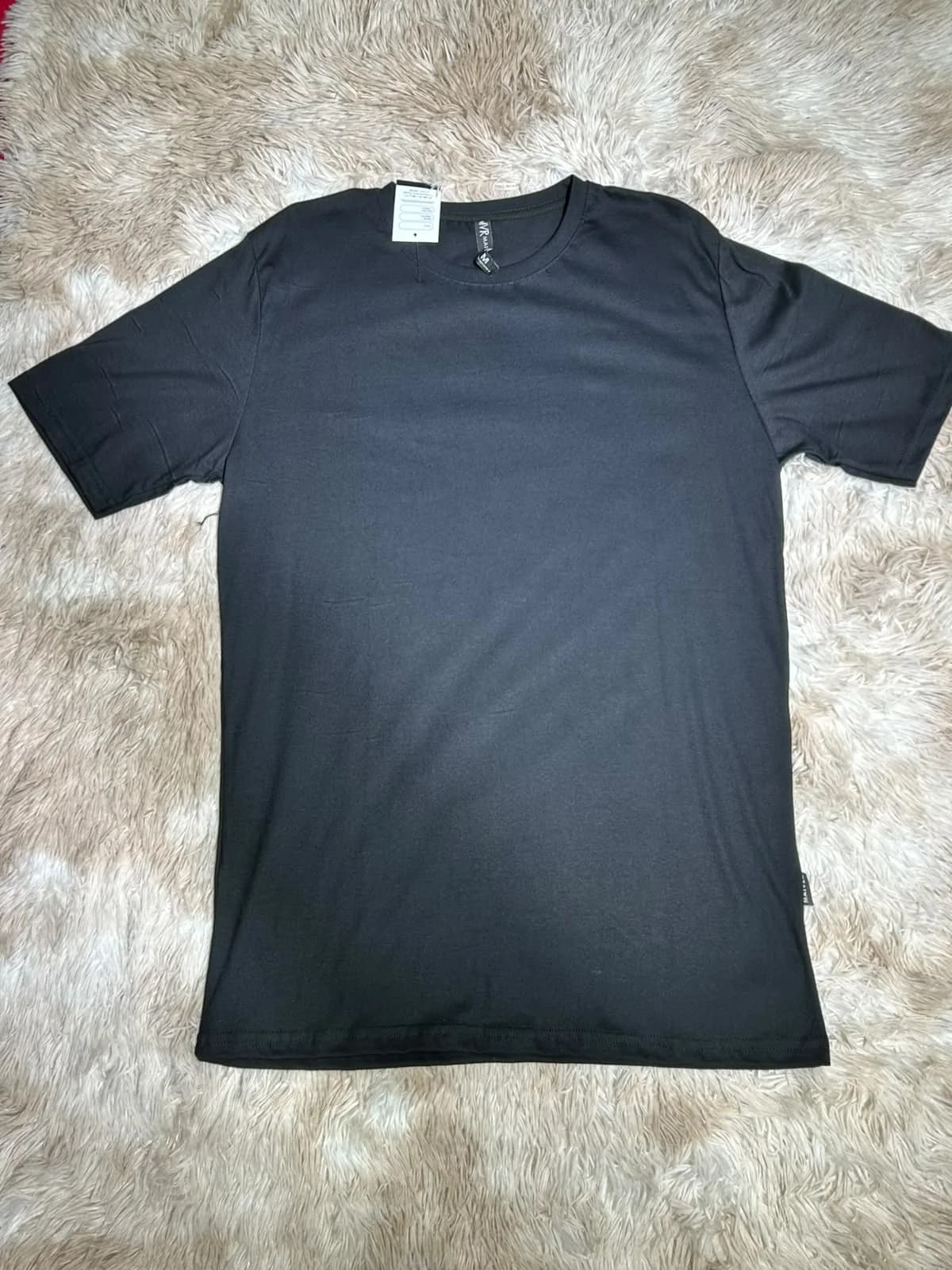 Remera Essential Negra