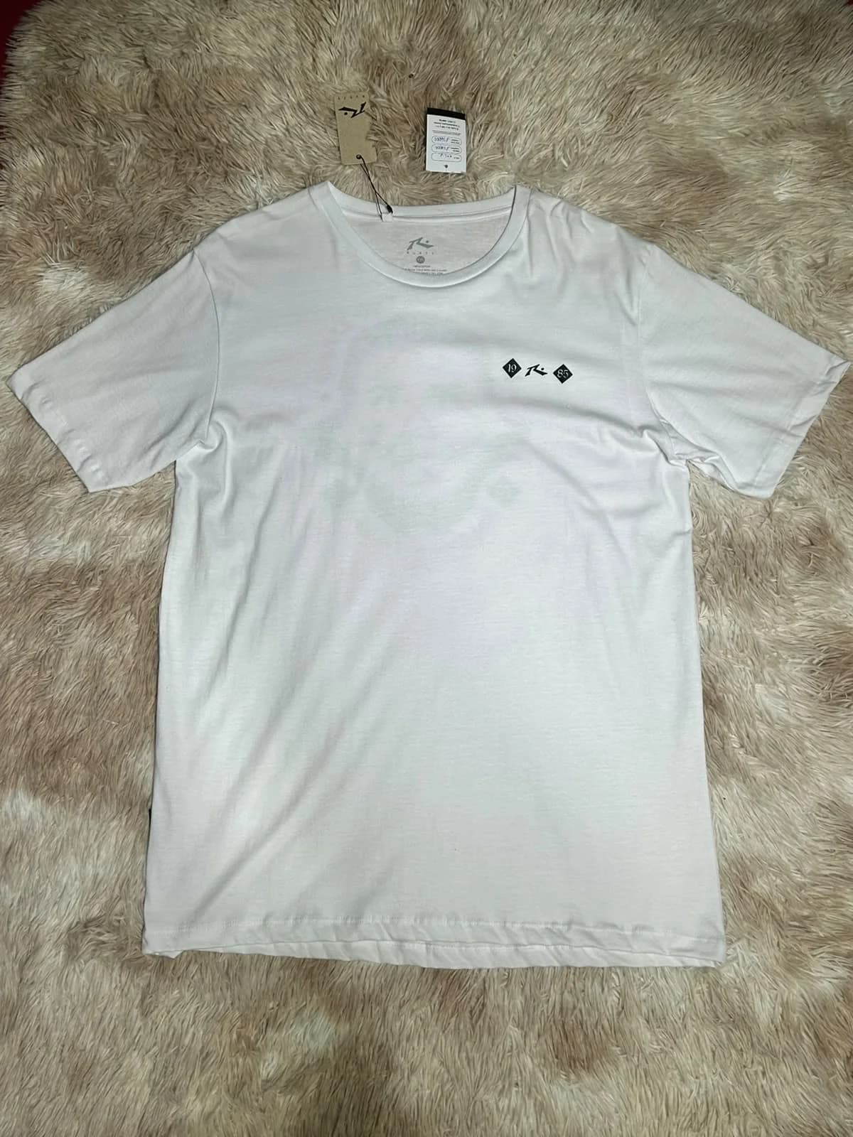 Remera Atomic Essential, vista 2
