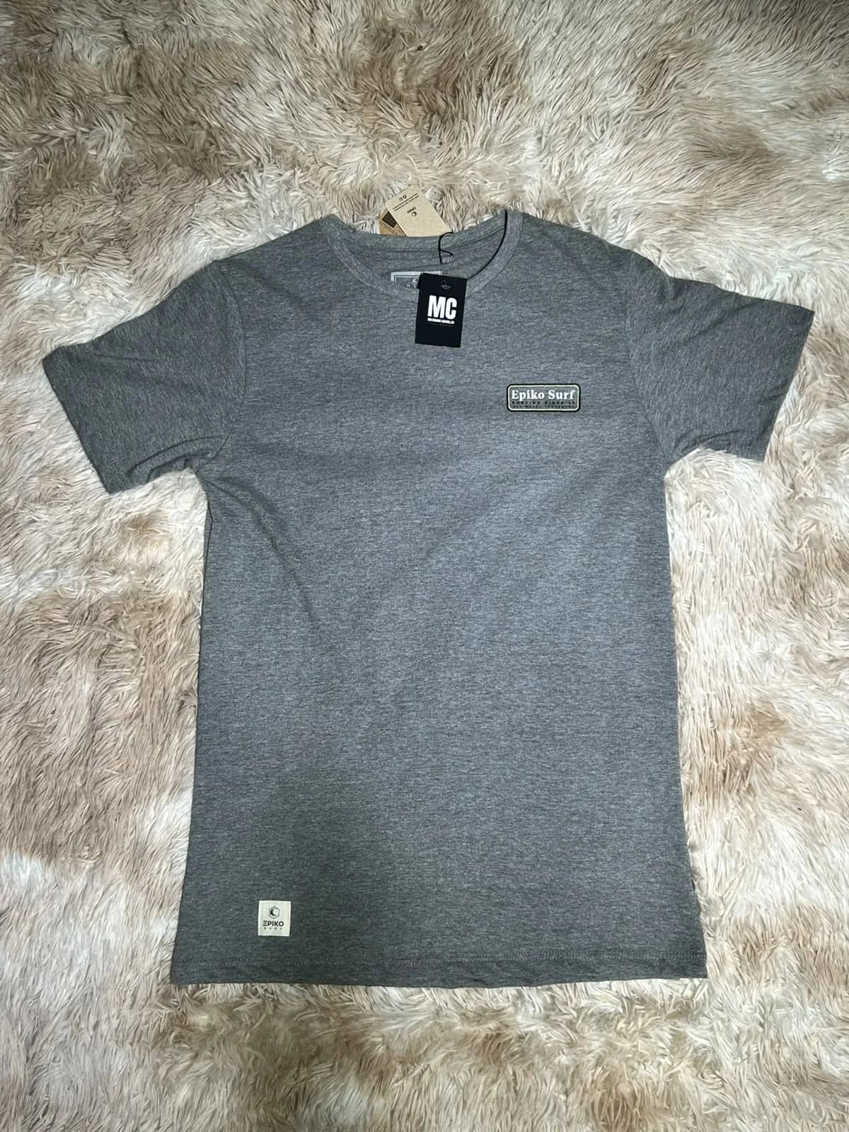 Remera Atomic Essential, vista 3