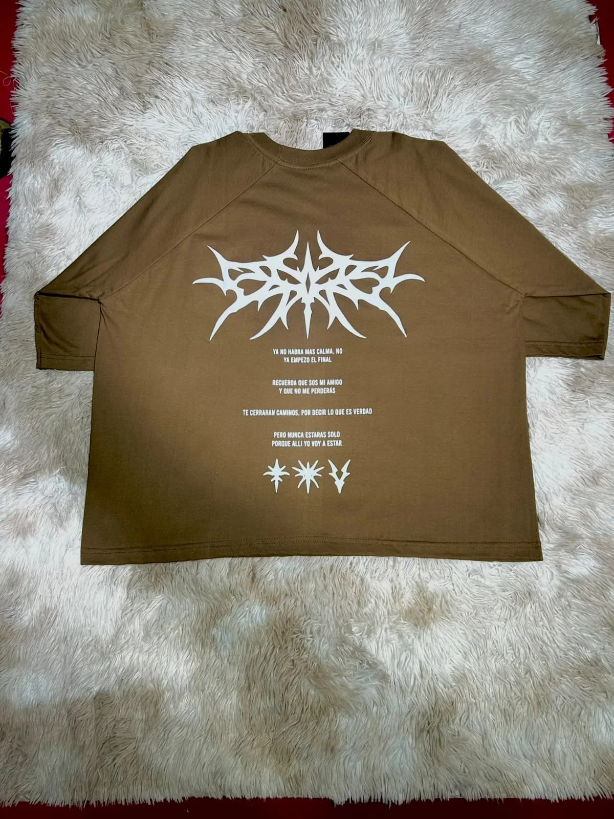 Remera Hellflower, vista 4