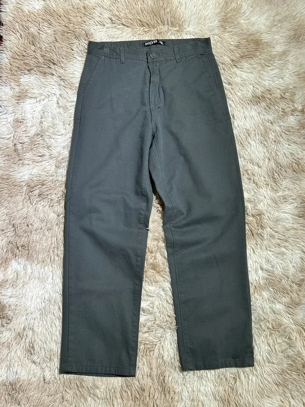 Pantalón Recto Gris Oscuro